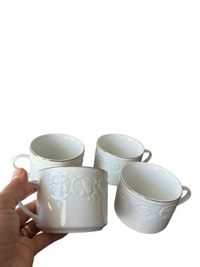 Farberware Calais White Embossed Scroll Leaf Pattern 22K Gold Trim Set 4 Teacups